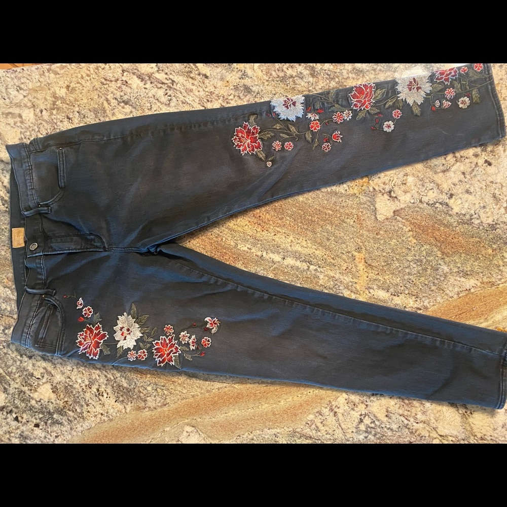 Driftwood Jackie Skinny Jean Size 32.